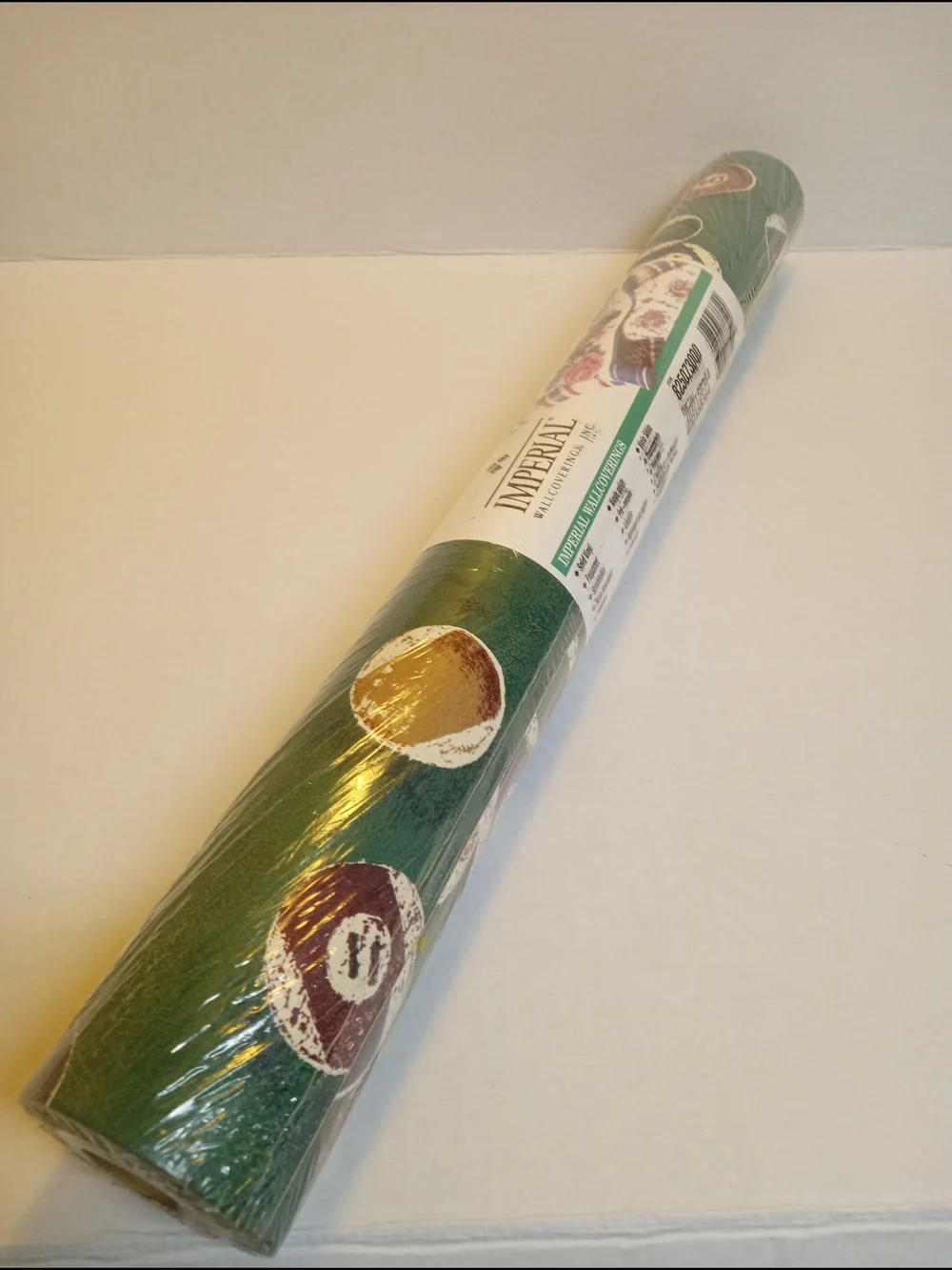 VTG Imperial Wallcoverings billiards themed pool balls 56.37 sq ft Solid Vinyl